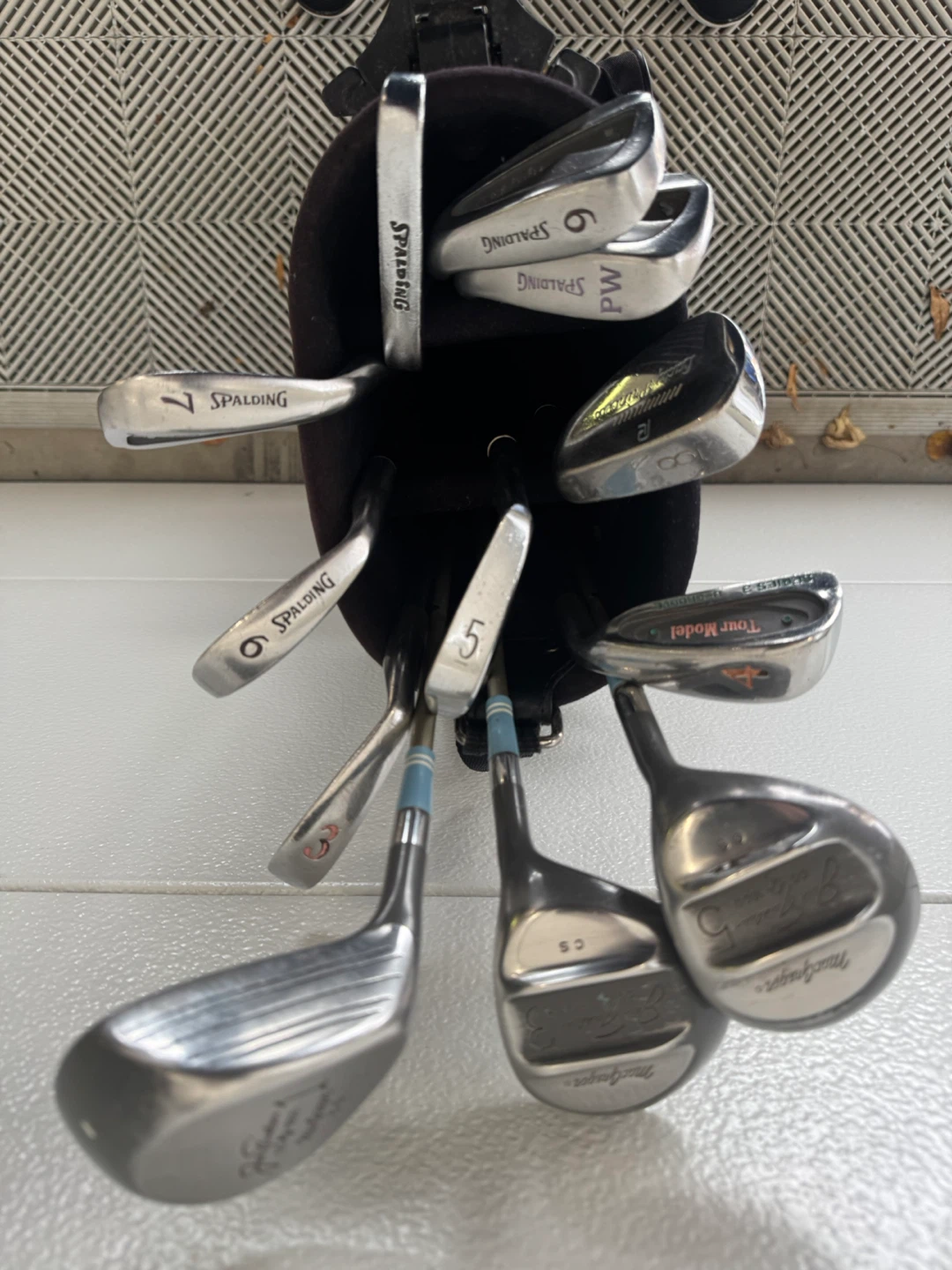 Clean Right Hand Complete Ladies golf clubs and Bag