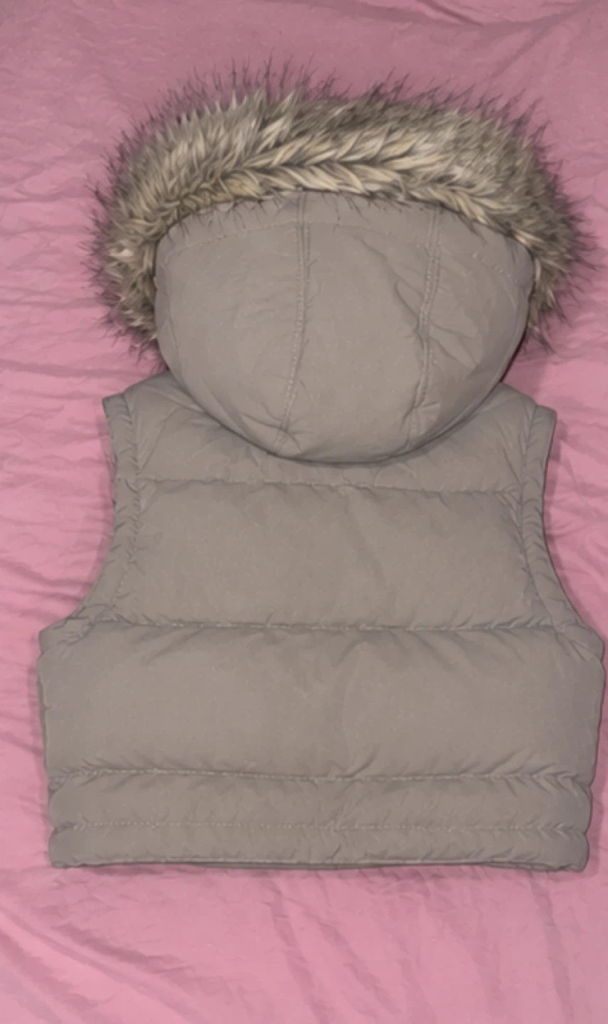 Sleeveless puffer cropped🤍 - photo 2