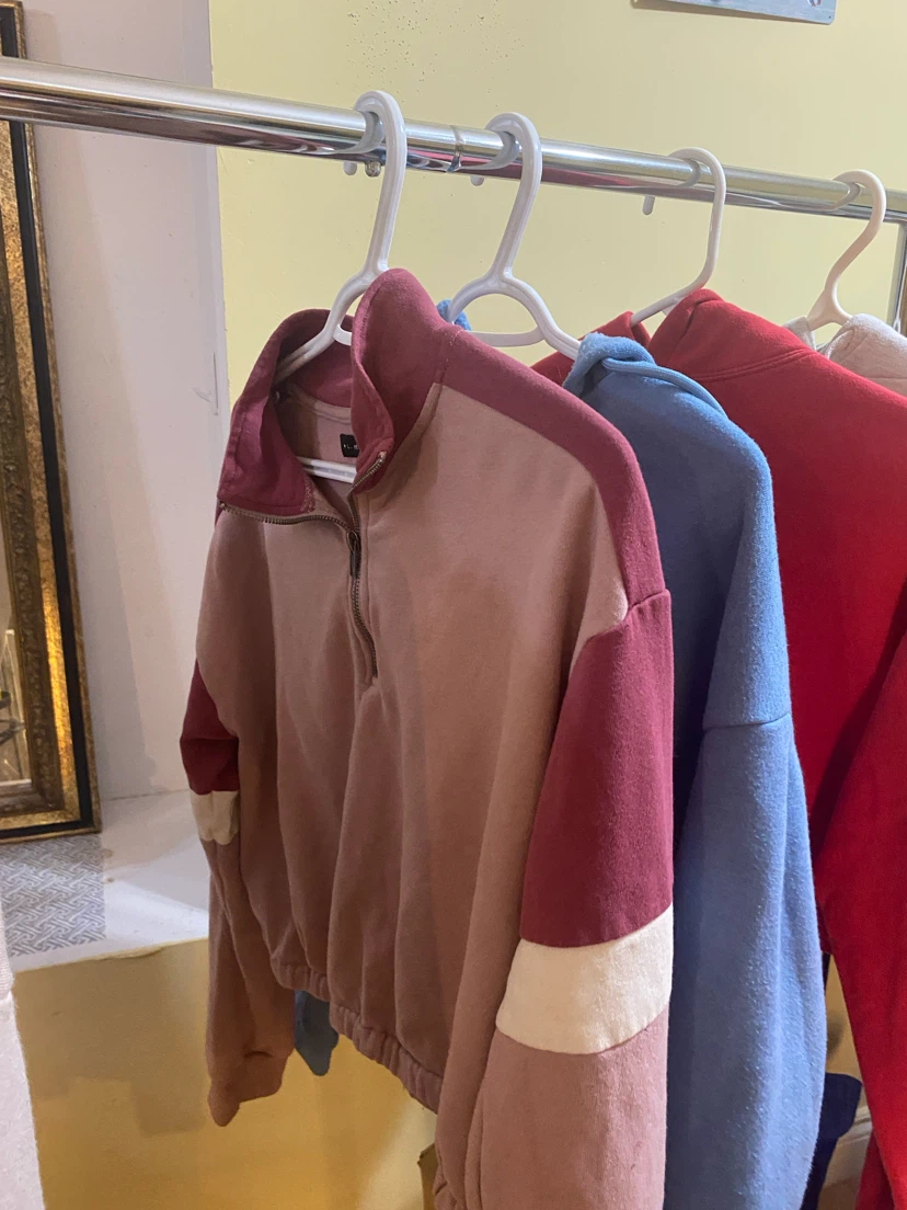$10 WOMENS / TEENS CROP SWEATERS 😍 - photo 5