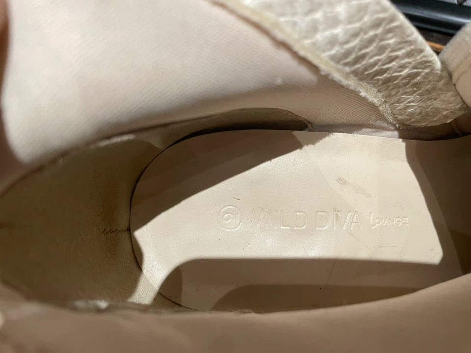Wild Diva Lounge Ankle Boots Size 9 - photo 4