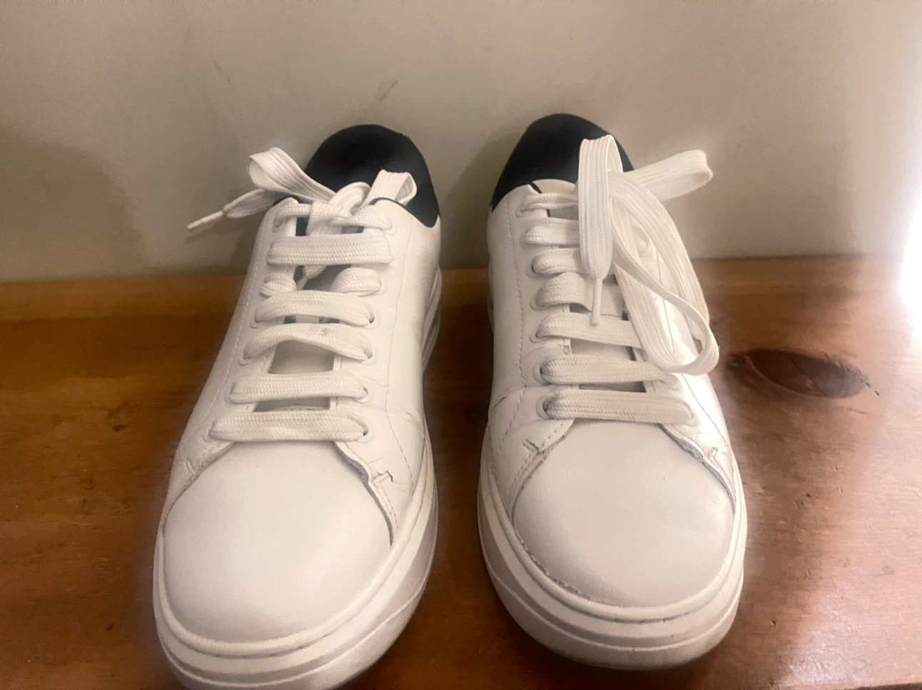 Zara white sneakers with black heel detail - photo 3