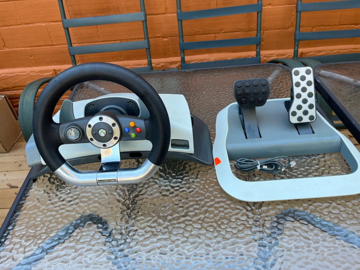 Microsoft Xbox 360 Wireless Racing Wheel and Pedals - photo 2
