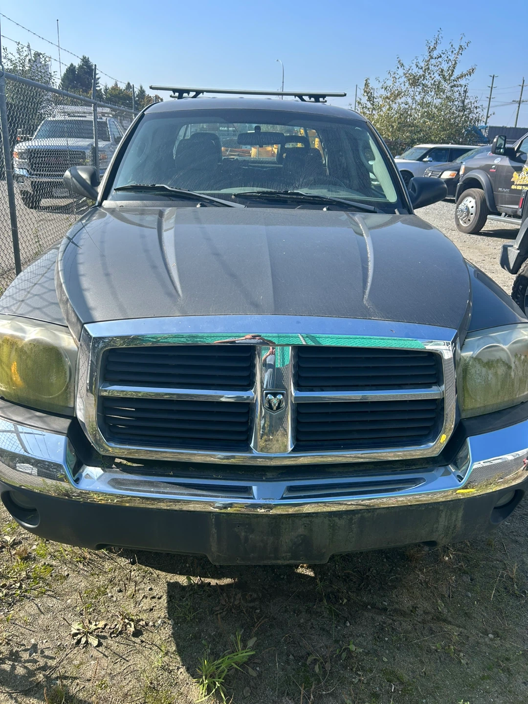 Dodge Dakota SLT 4x4 Truck - photo 3