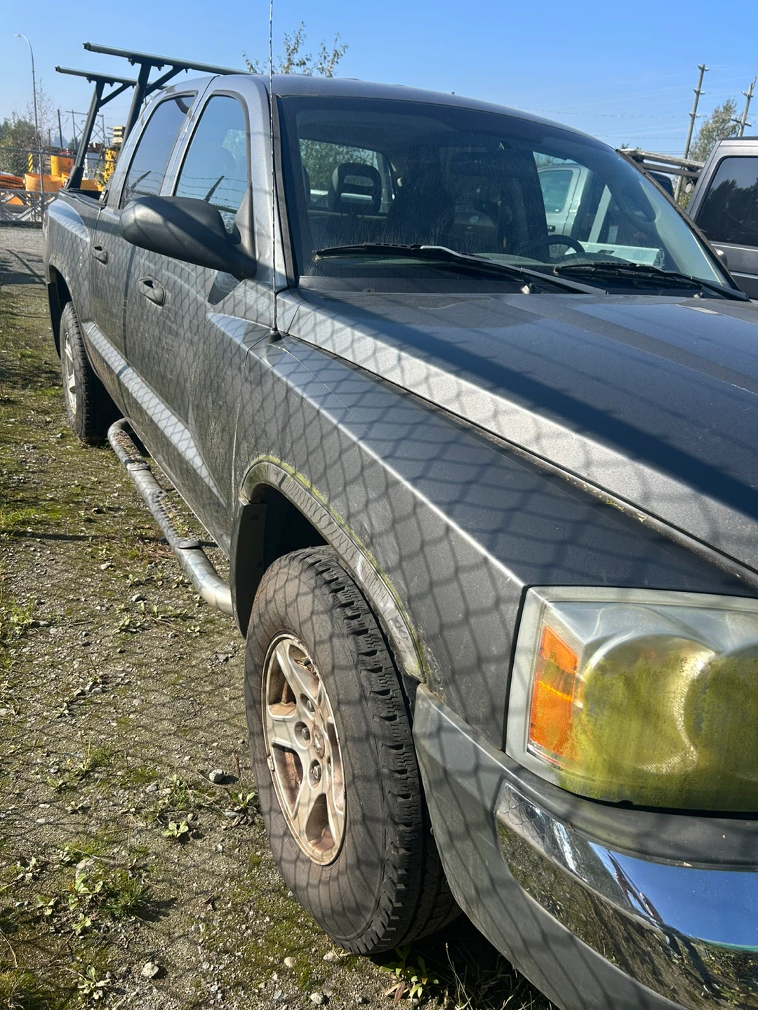 Dodge Dakota SLT 4x4 Truck - photo 5
