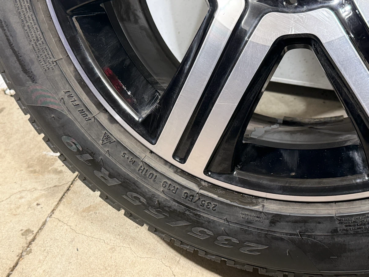 19" Pirelli Winter on Mercedes rims, 235/55R19 - photo 4