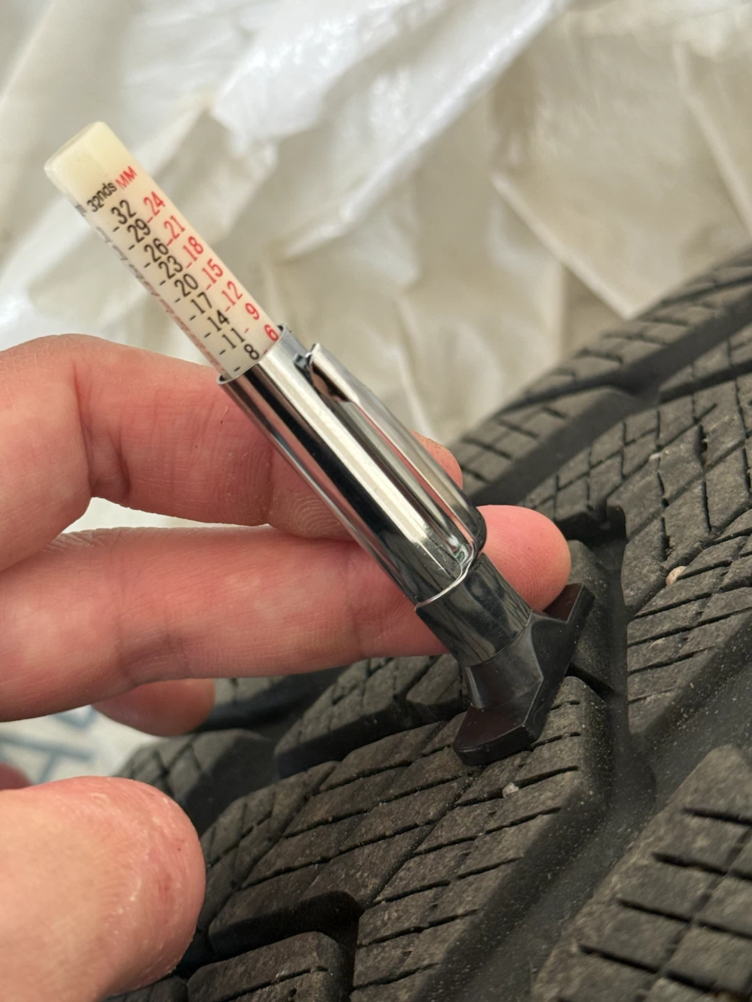 19" Pirelli Winter on Mercedes rims, 235/55R19 - photo 5