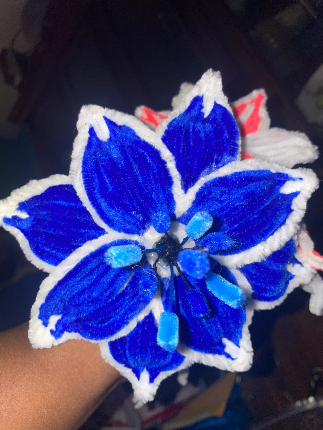 Handmade pipe cleaner flowers - photo 4