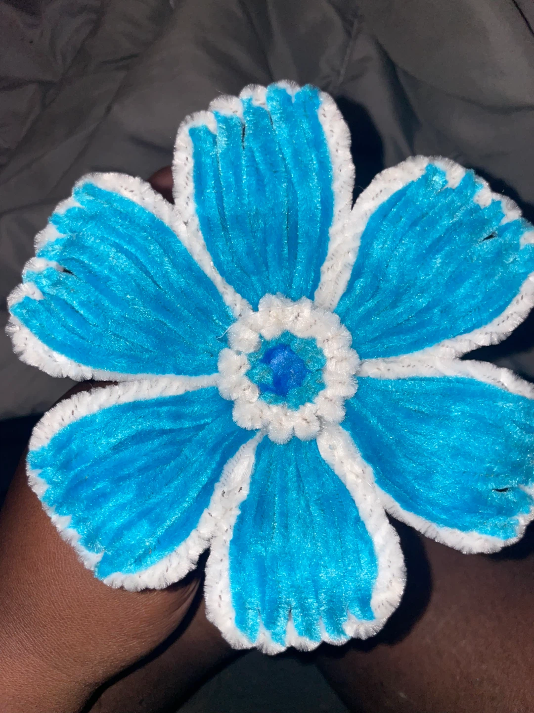 Handmade pipe cleaner flowers - photo 5