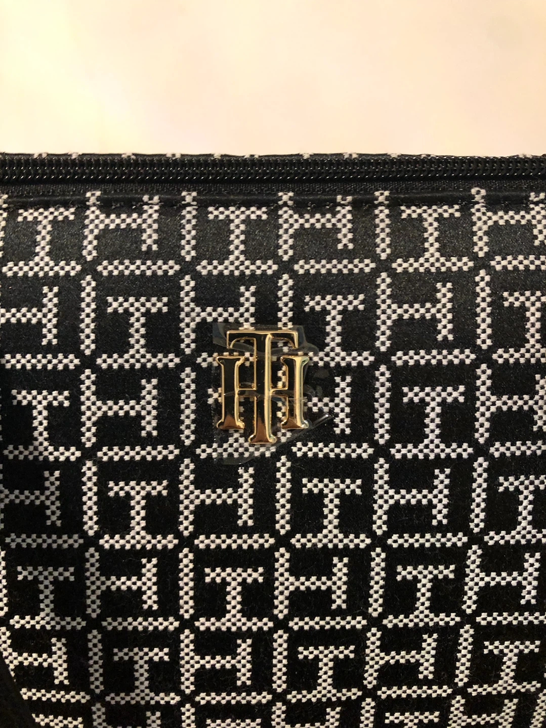 Tommy Hilfiger Monogram Tote Bag - photo 5