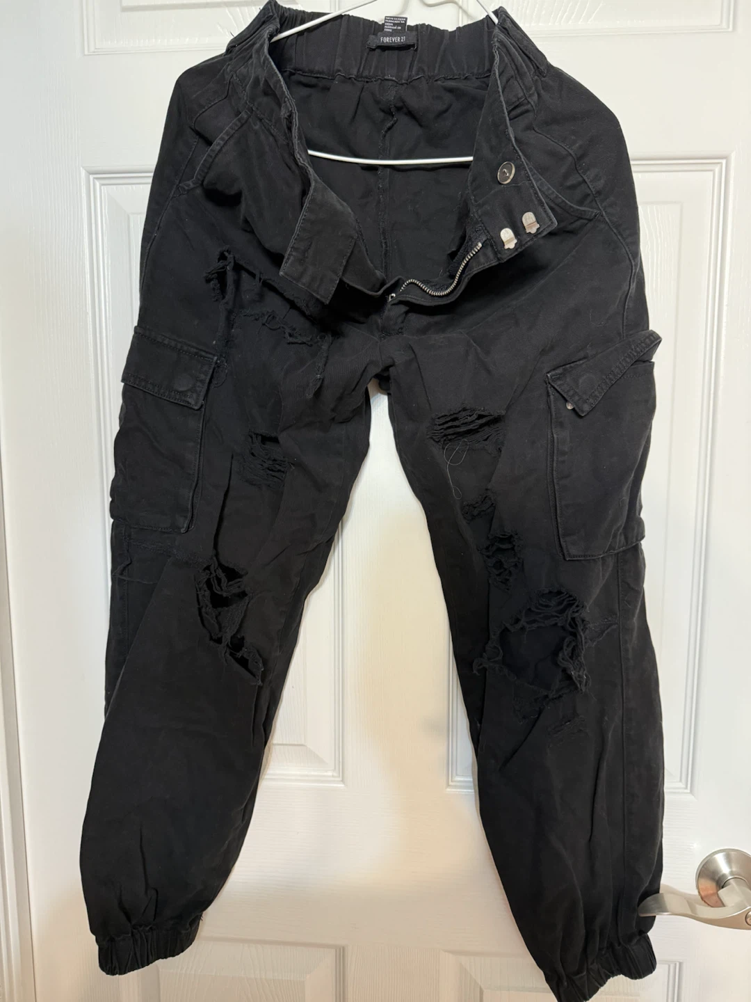 Forever 21 Black Distressed Cargo Joggers Size S