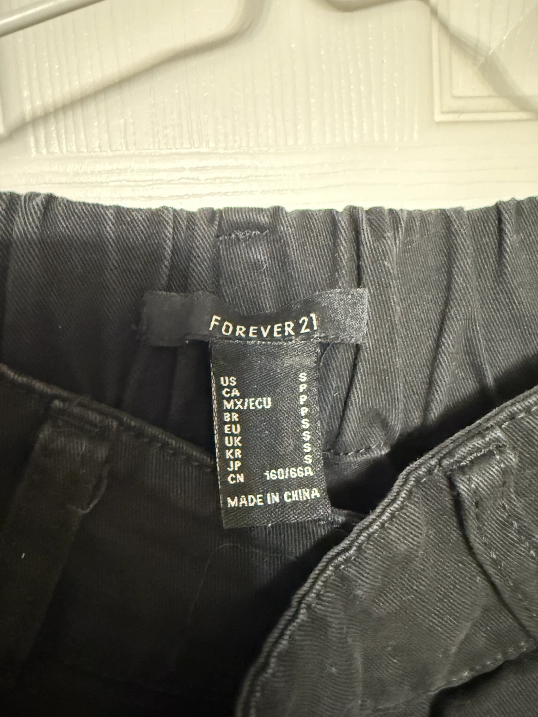 Forever 21 Black Distressed Cargo Joggers Size S - photo 3