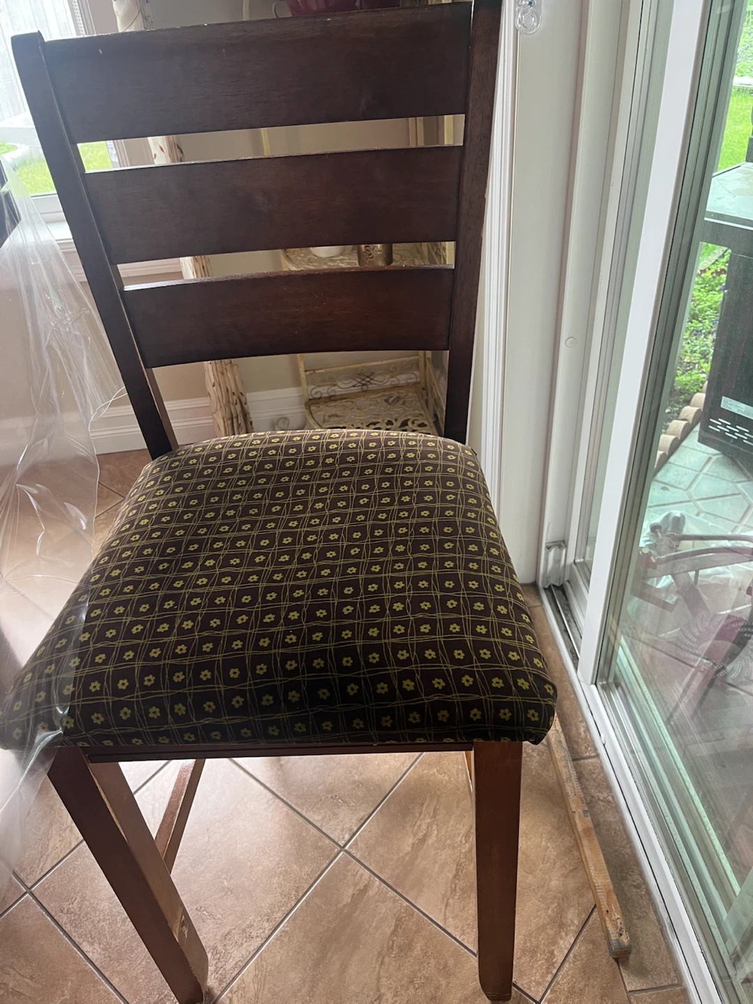 Wooden dining table with 4 chairs - photo 3