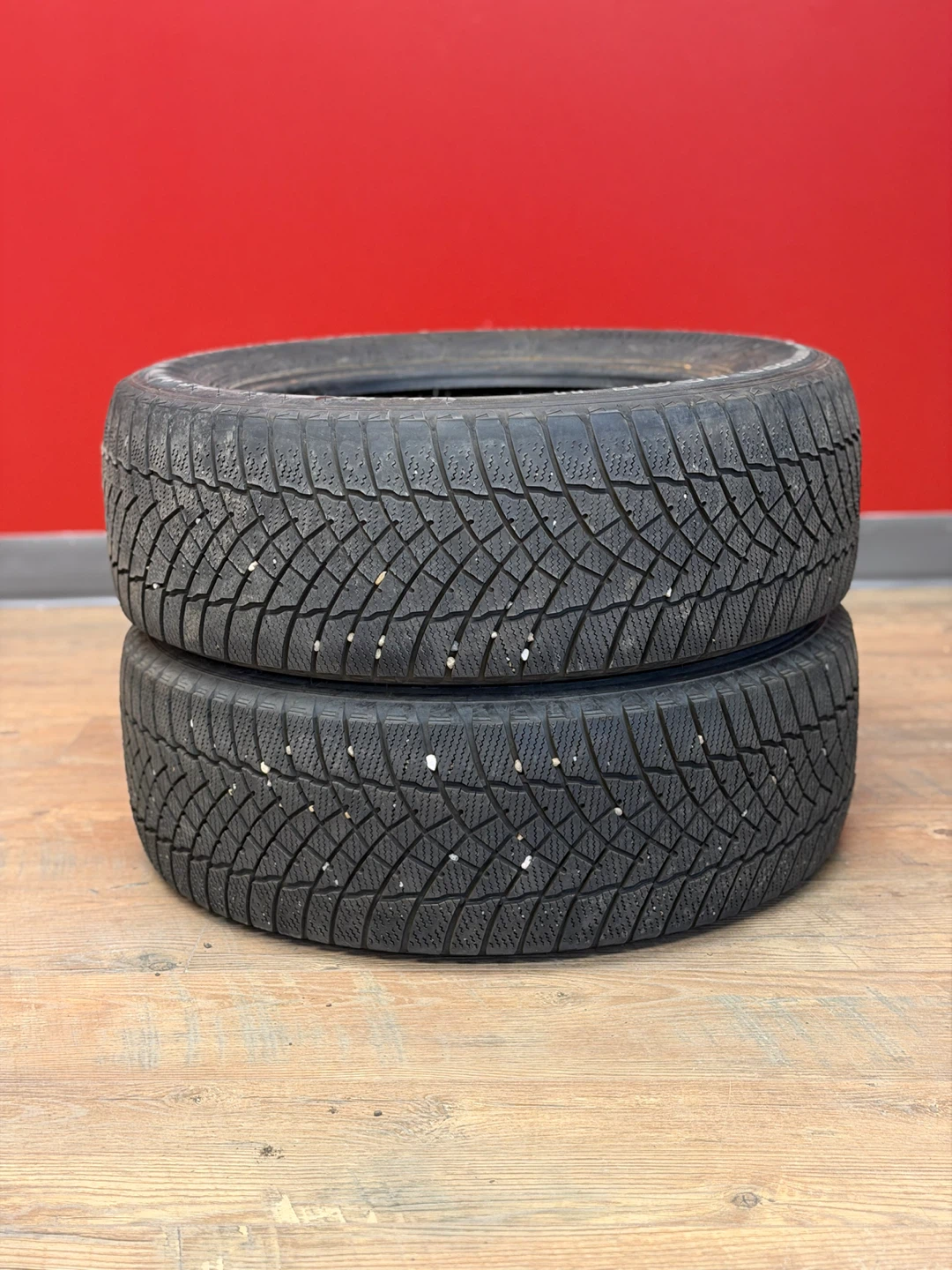 2 Motomaster Winter Edge II Tires 215/60R16 - photo 2