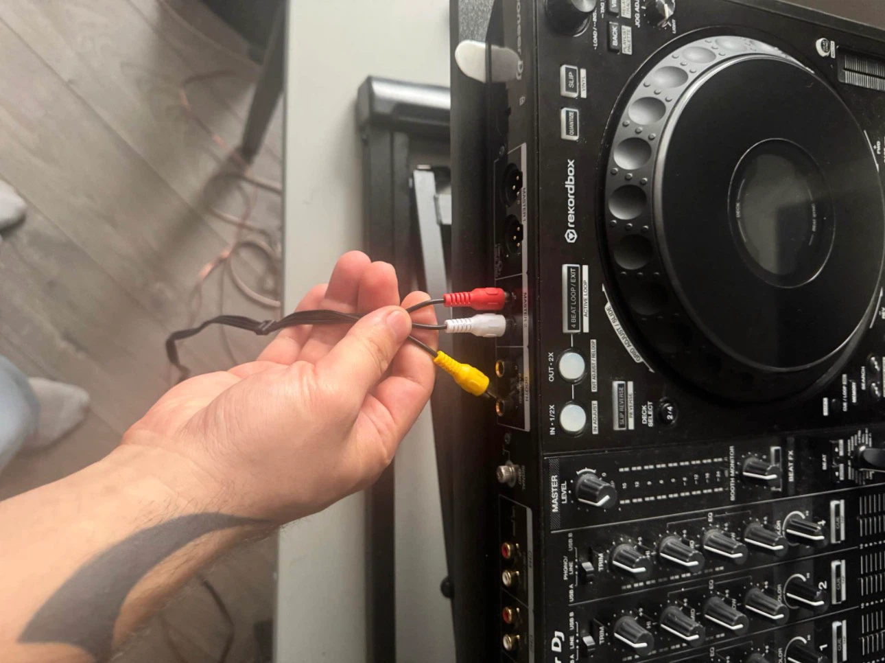 Pioneer DJ DDJ-1000 Controller with Odyssey Case - photo 4