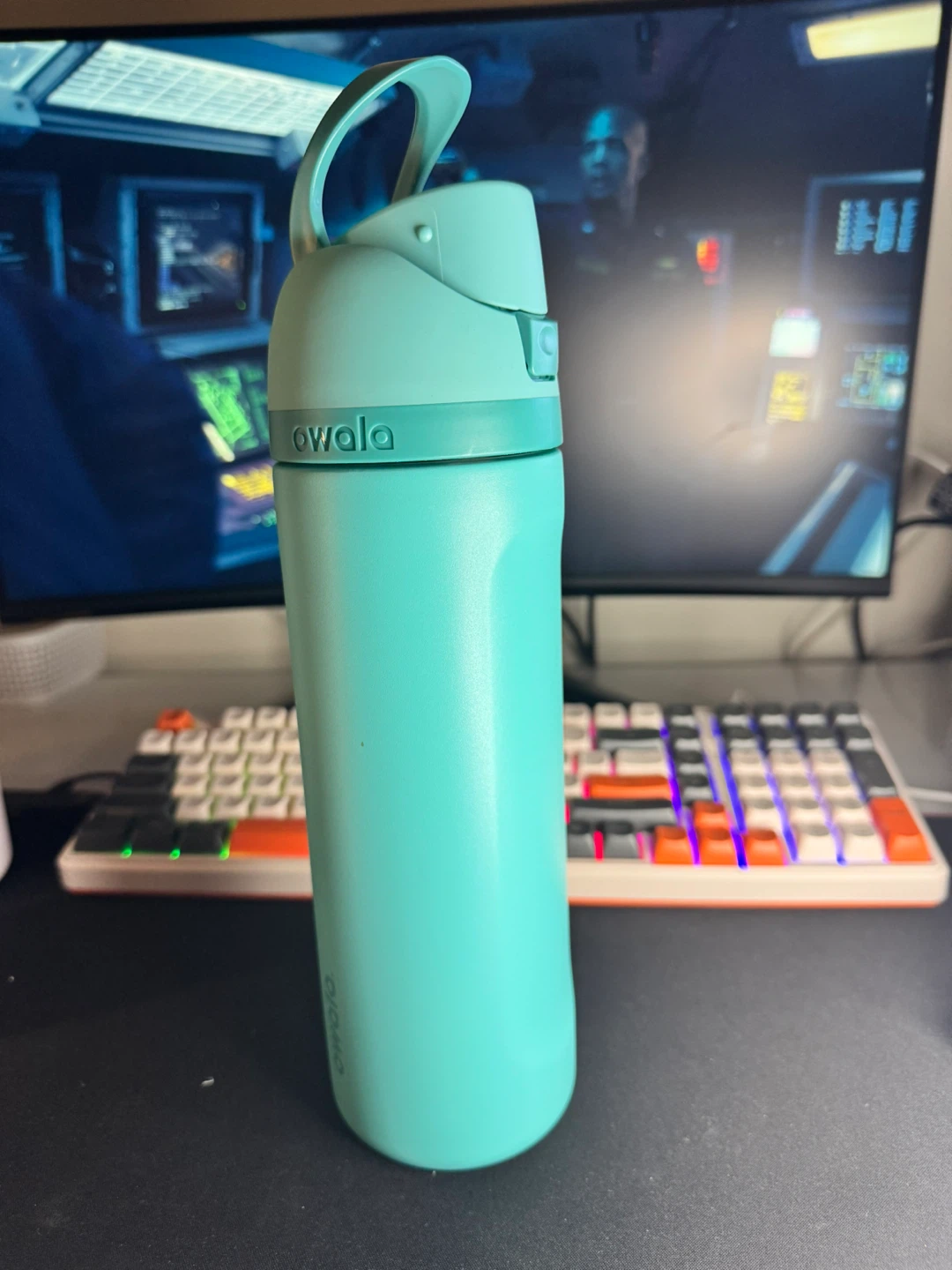 Owala FreeSip Water Bottle - photo 4