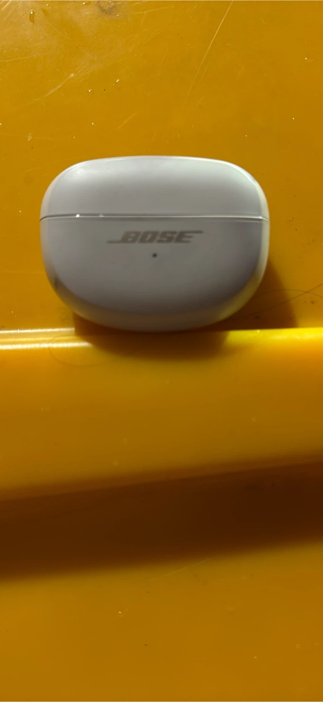 Bose Earbuds with Charging Case open earbuds - photo 2