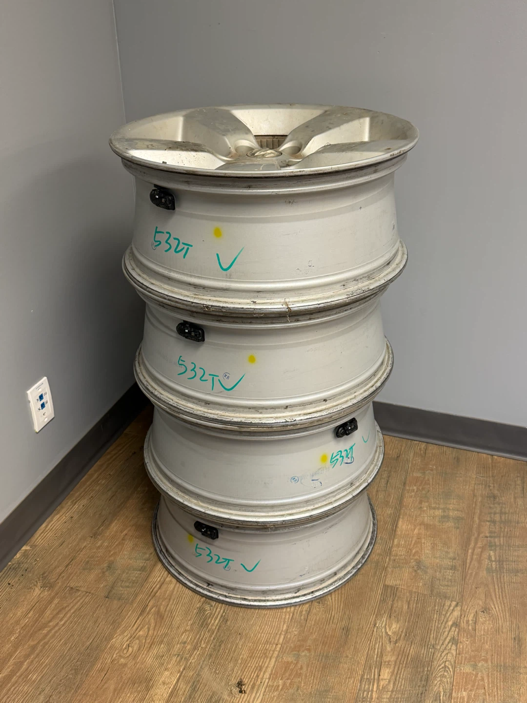 Set of 4 Dodge Ram Alloy Wheels - photo 2