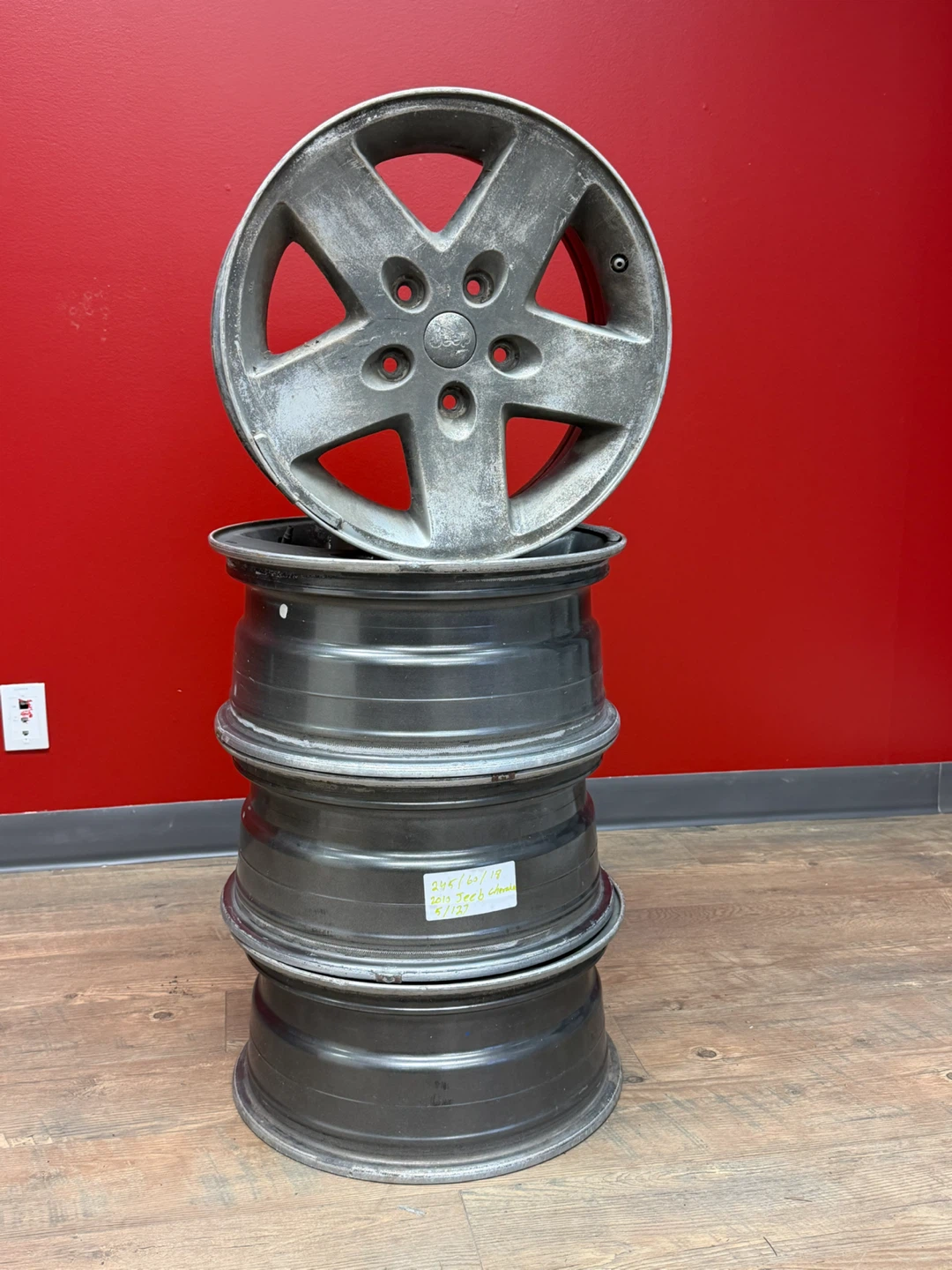 Set of 4 Jeep Cherokee Alloy Wheels
