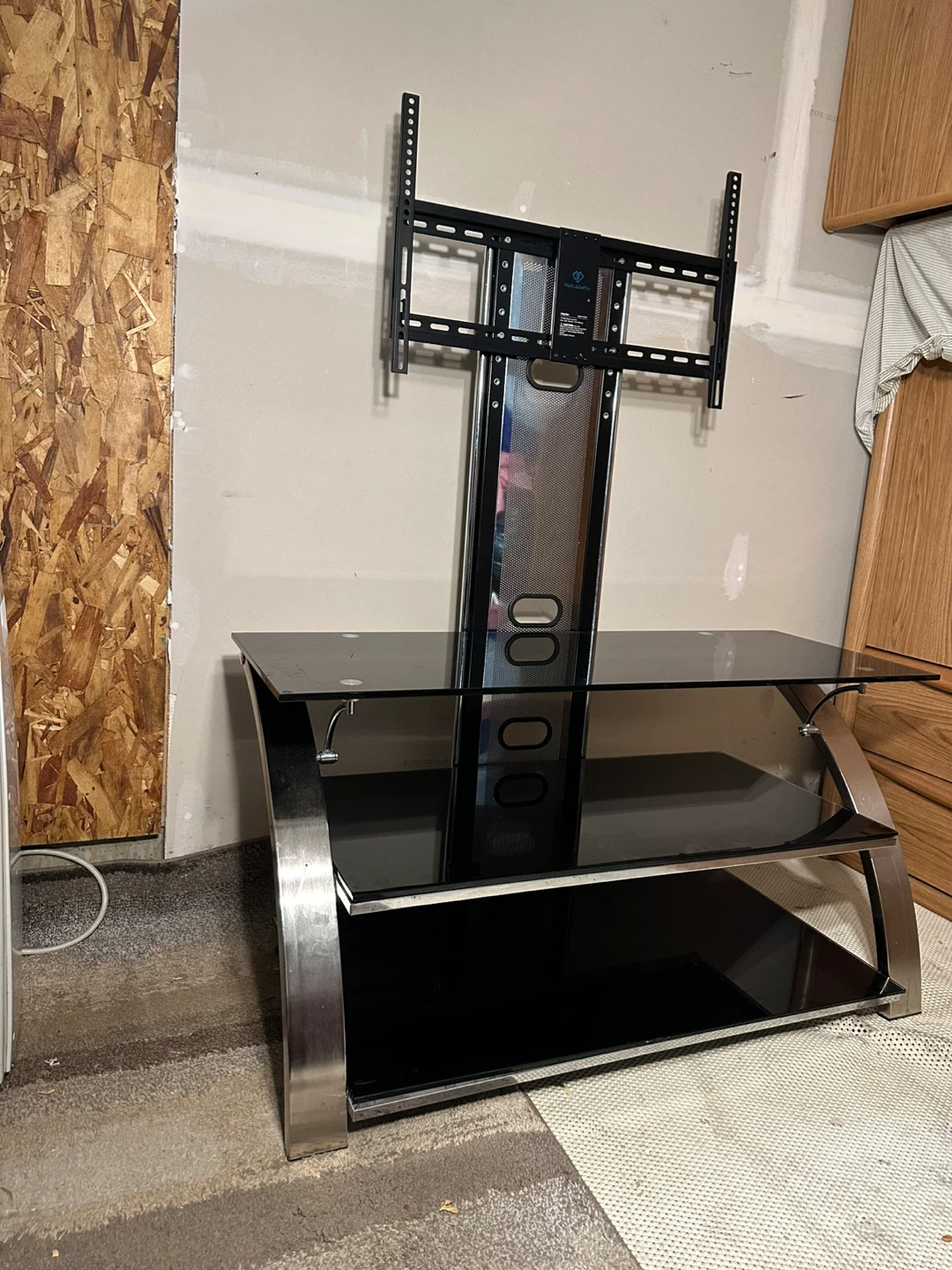Modern TV Stand with Perlesmith Mount