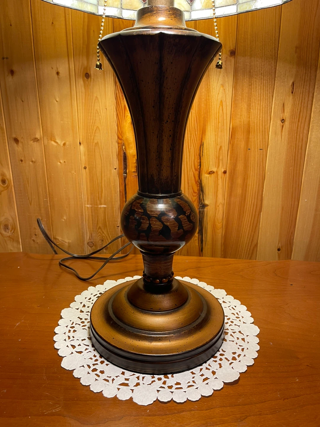 A gorgeous Tiffany Style stained glass table lamp - photo 2