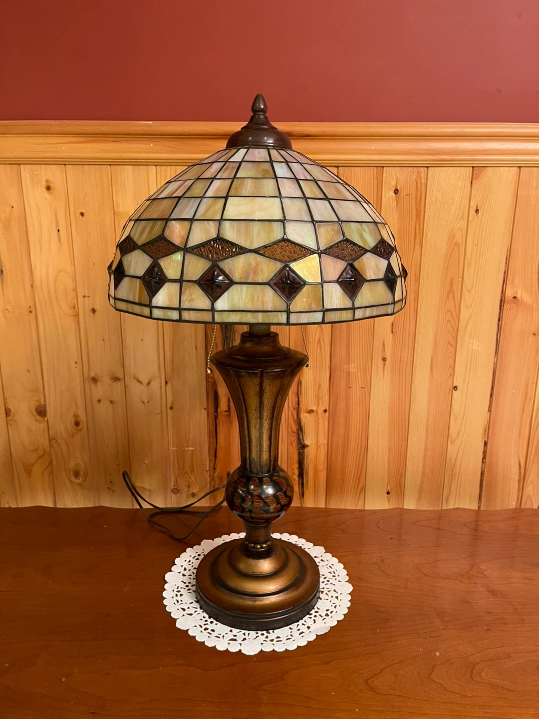 A gorgeous Tiffany Style stained glass table lamp - photo 4