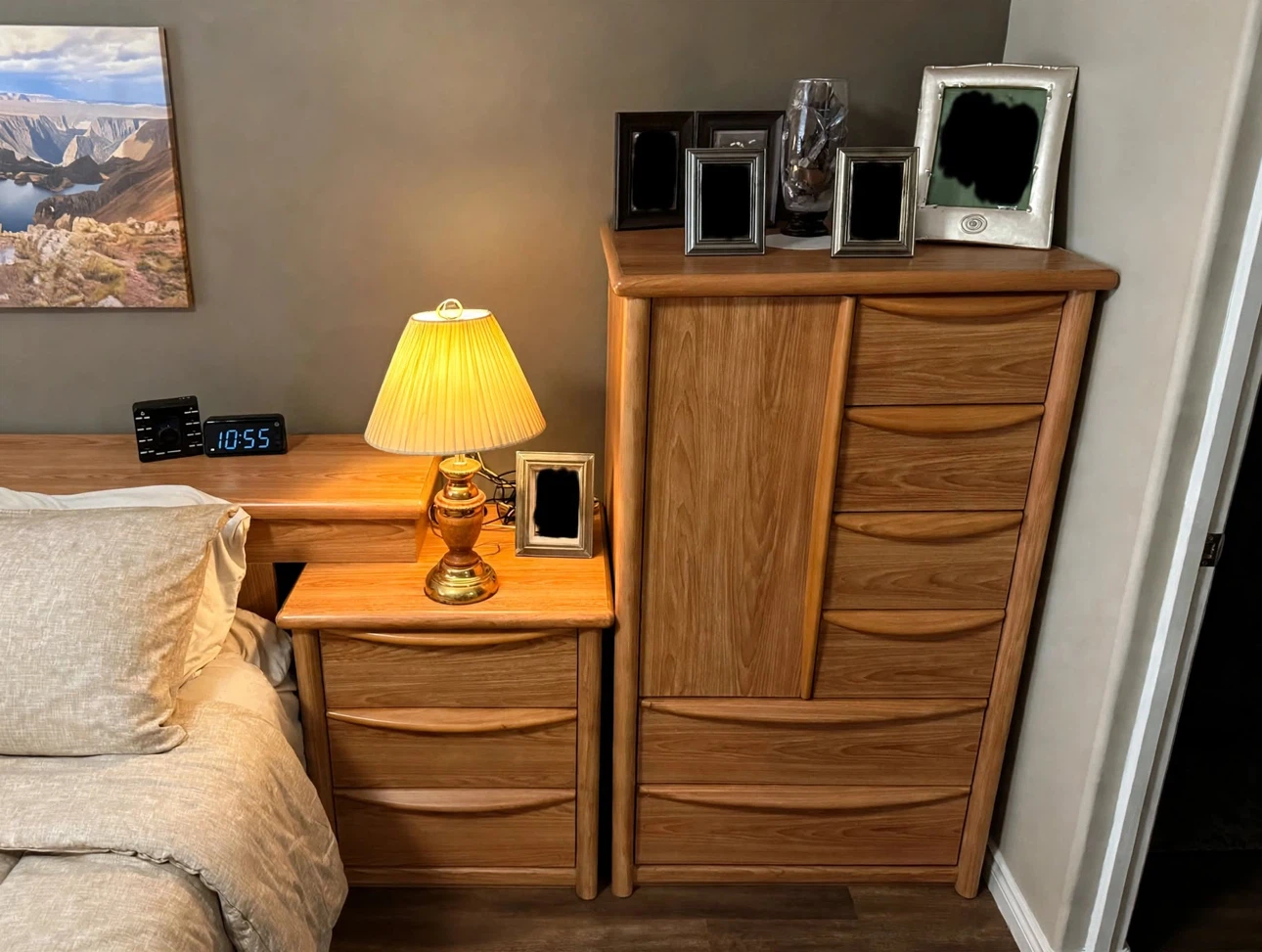 QUEEN SIZE Light Oak 4 pieces Bedroom Set – Natural Wood Finish - photo 4