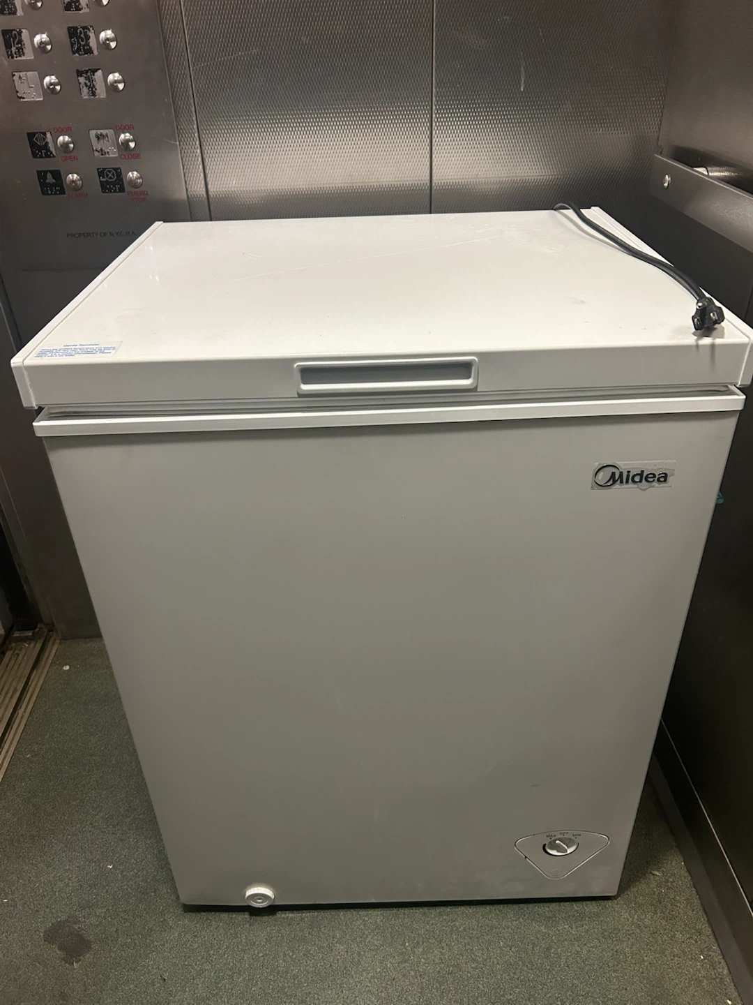 Midea Chest Freezer
