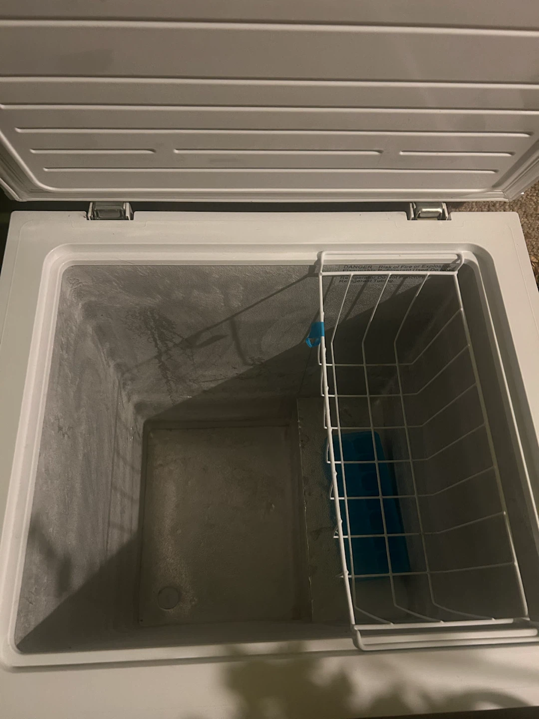 Midea Chest Freezer - photo 2