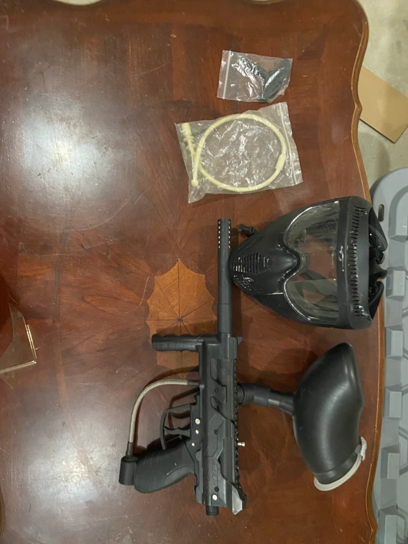 CO2 paintball marker