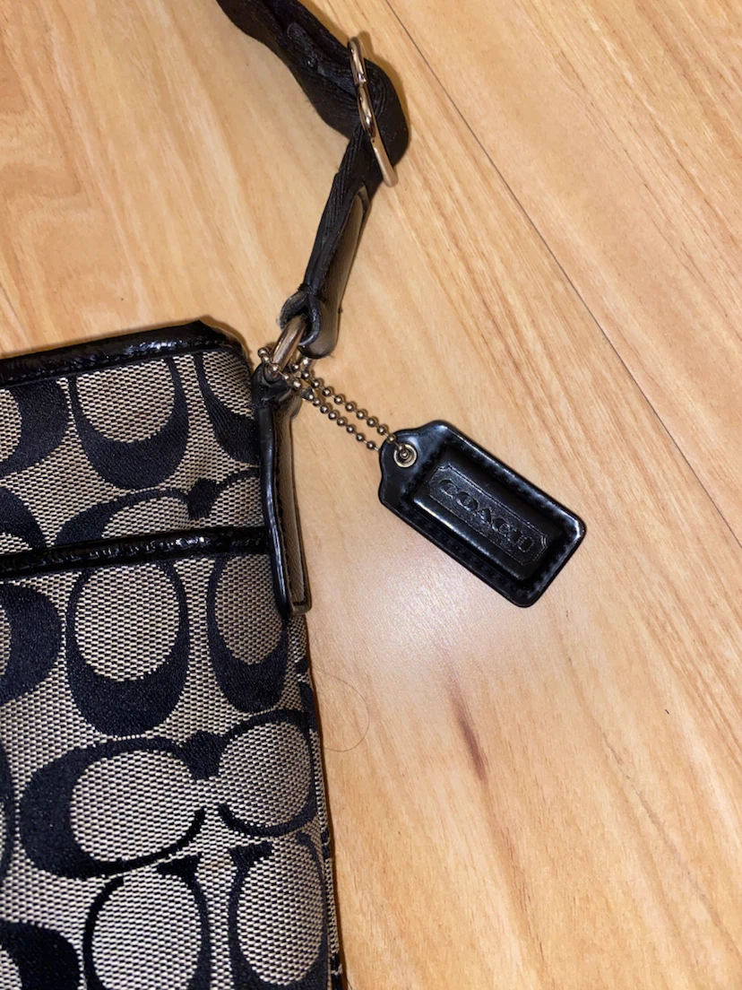 Coach Signature Crossbody Bag - photo 3