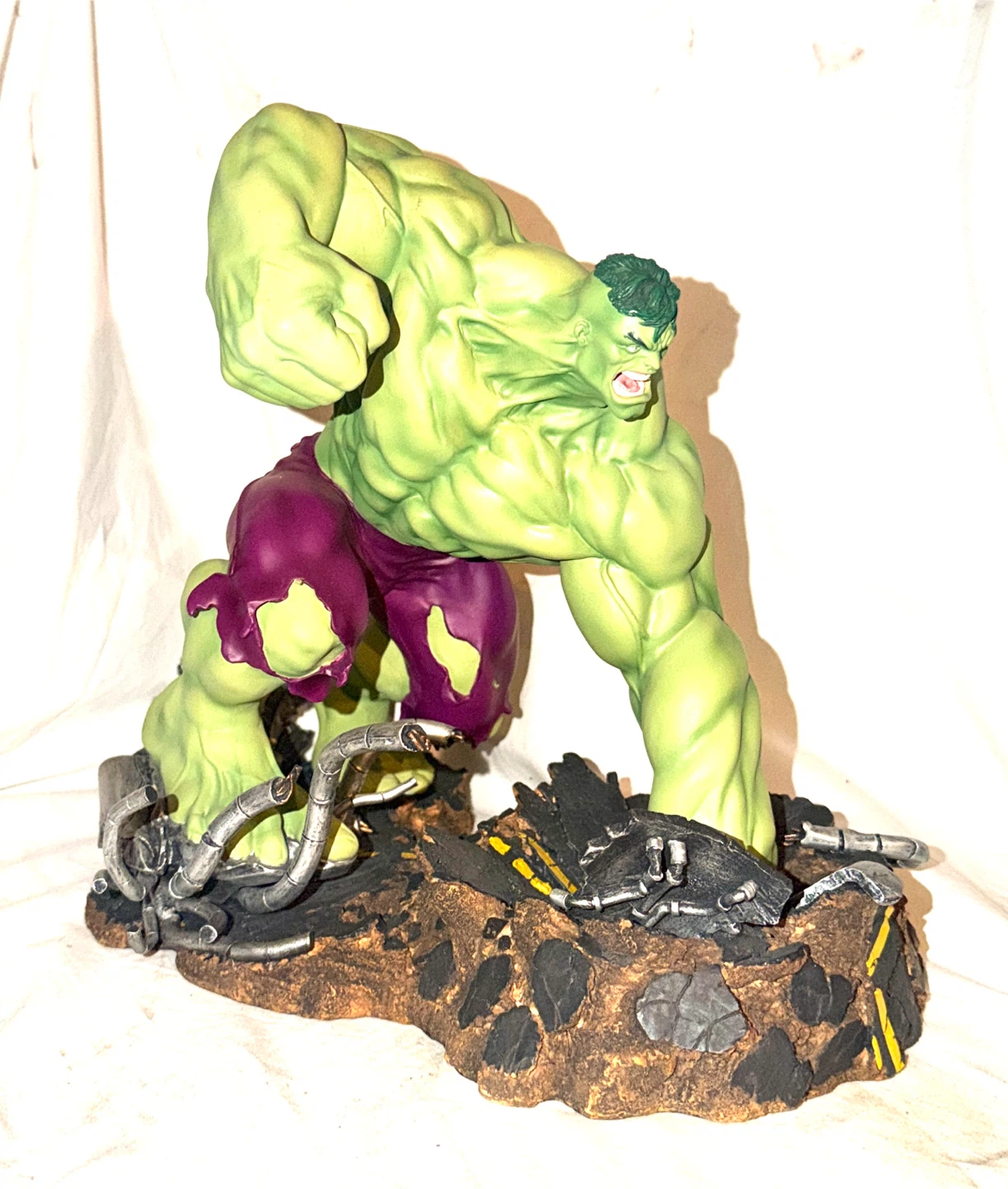 Marvel Milestones Incredible Hulk Statue - photo 2