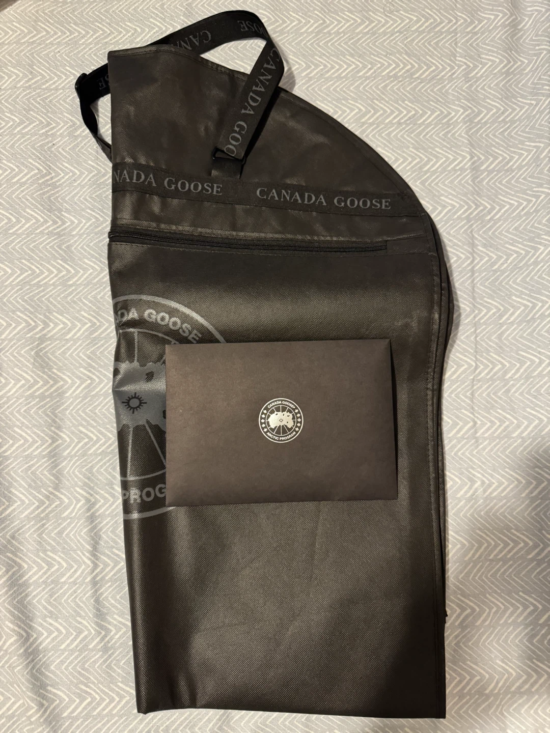 Canada Goose Black Down Jacket - photo 5