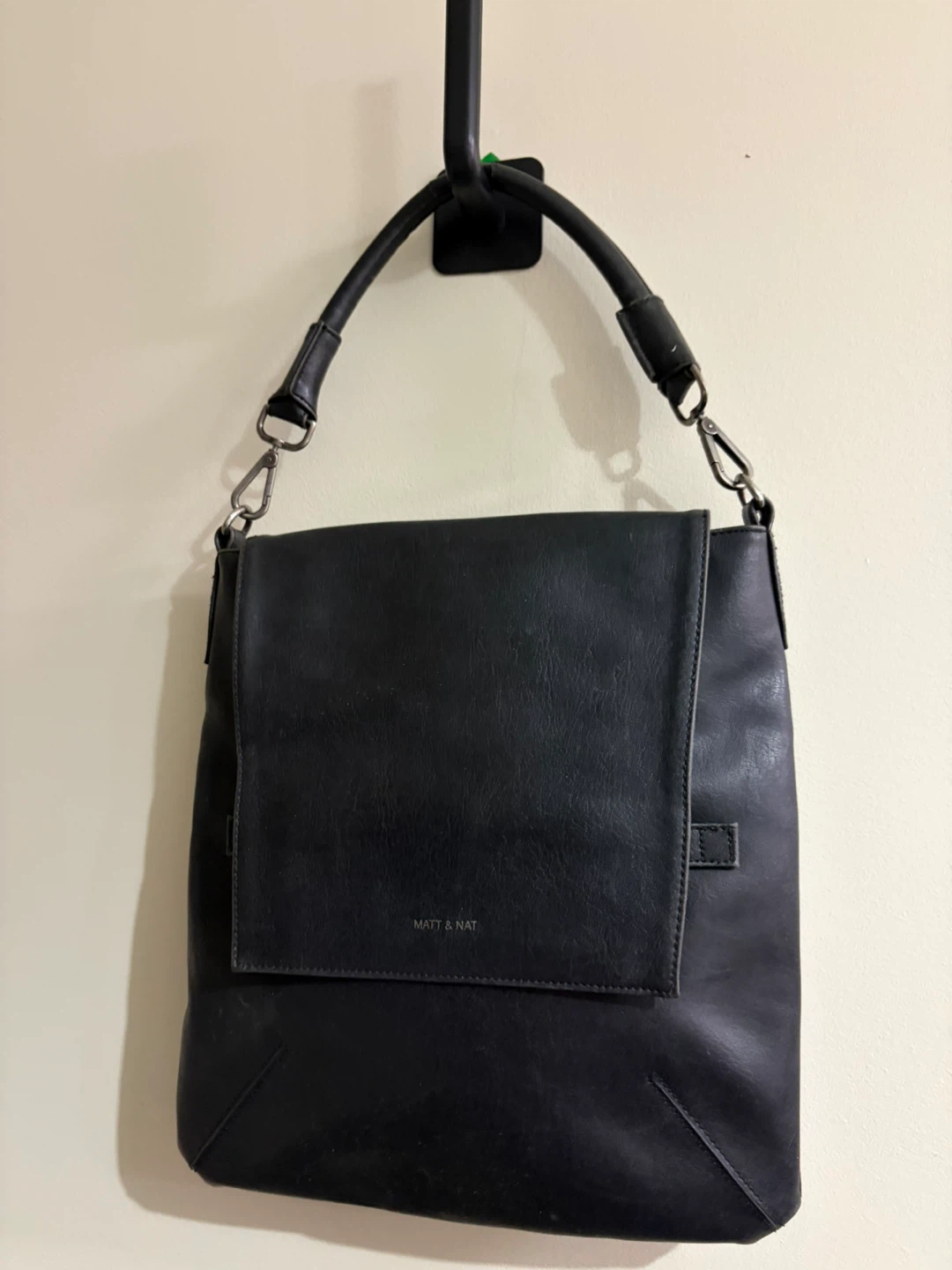 Matt & Nat Black Shoulder Bag
