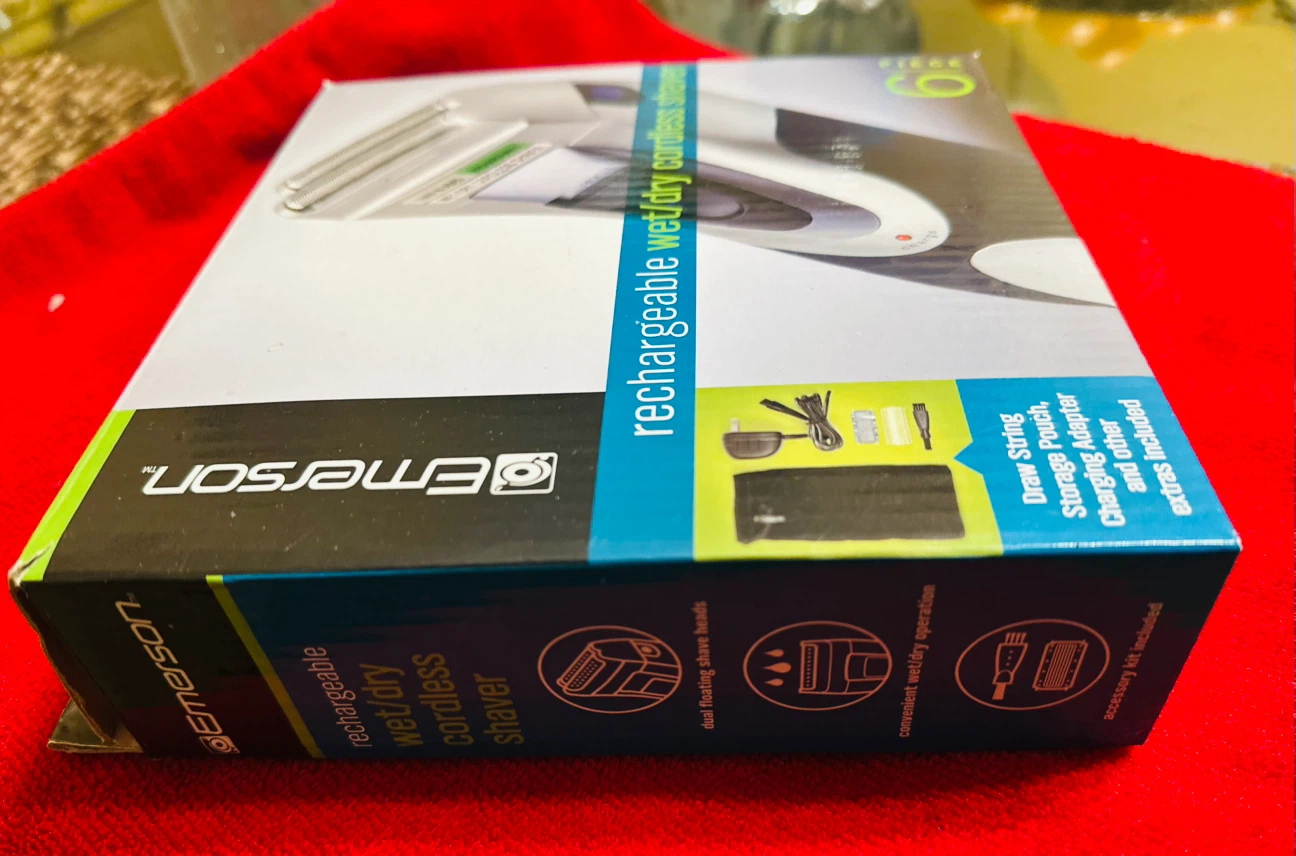 Emerson Rechargeable Wet/Dry Cordless Shaver - photo 2
