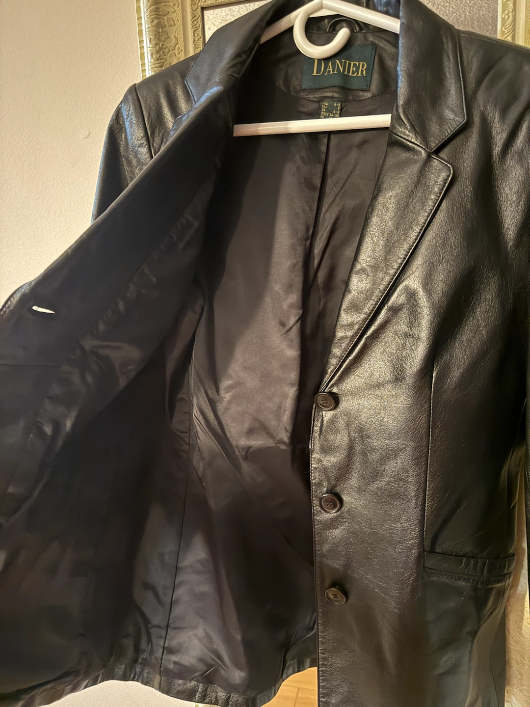Danier Black Leather Blazer - photo 2