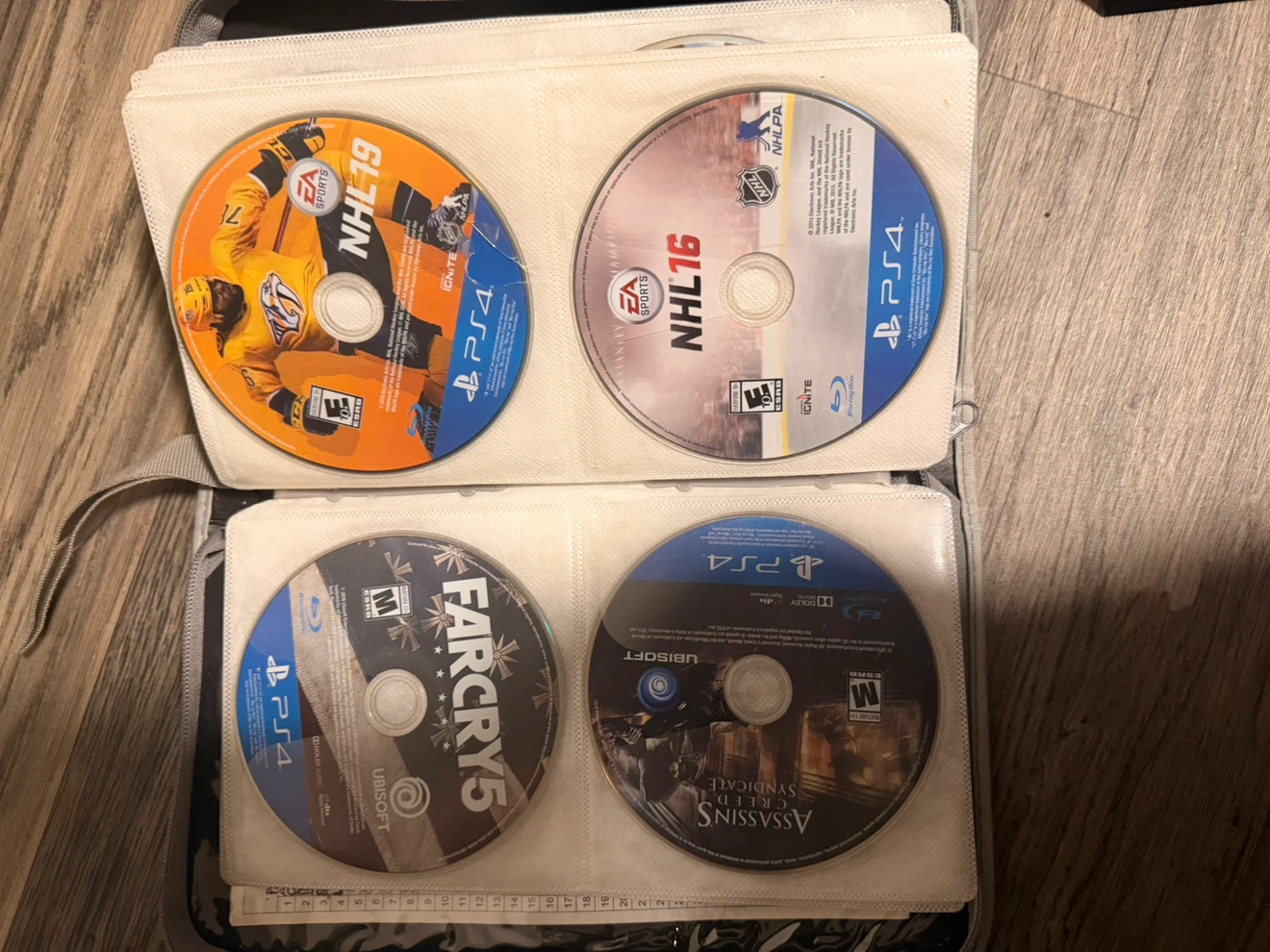 PlayStation 4 Console Bundle with 3 Controllers and 6 Games - photo 4