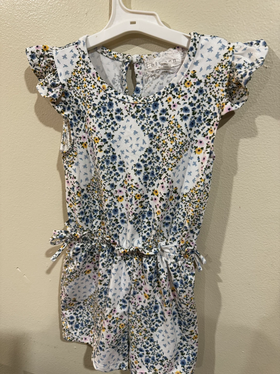 Set of 4 btween girls rompers - photo 3