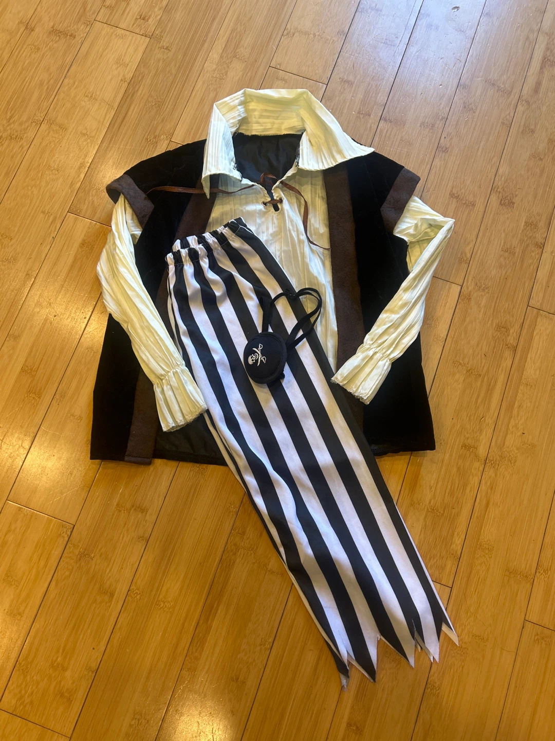 Kids Pirate Costume size 4 /5