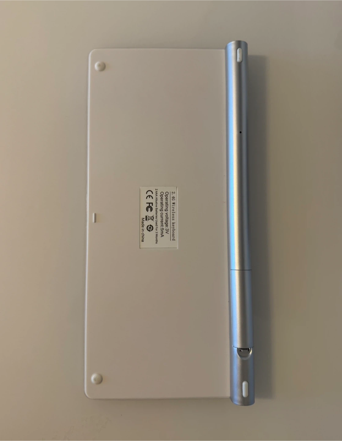 2.4G Wireless Keyboard Grey and White - photo 2