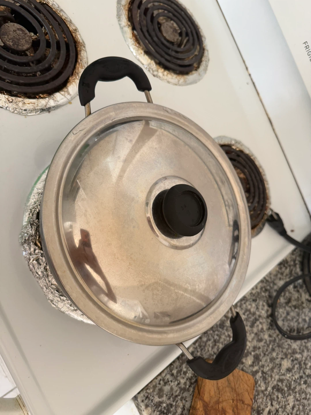 Black Cooking Pot with Lid - photo 2