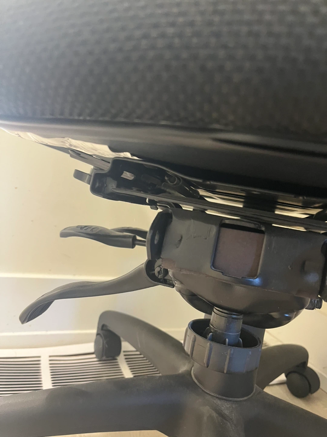 Allseating ergonomic office chair - move out sale - photo 4