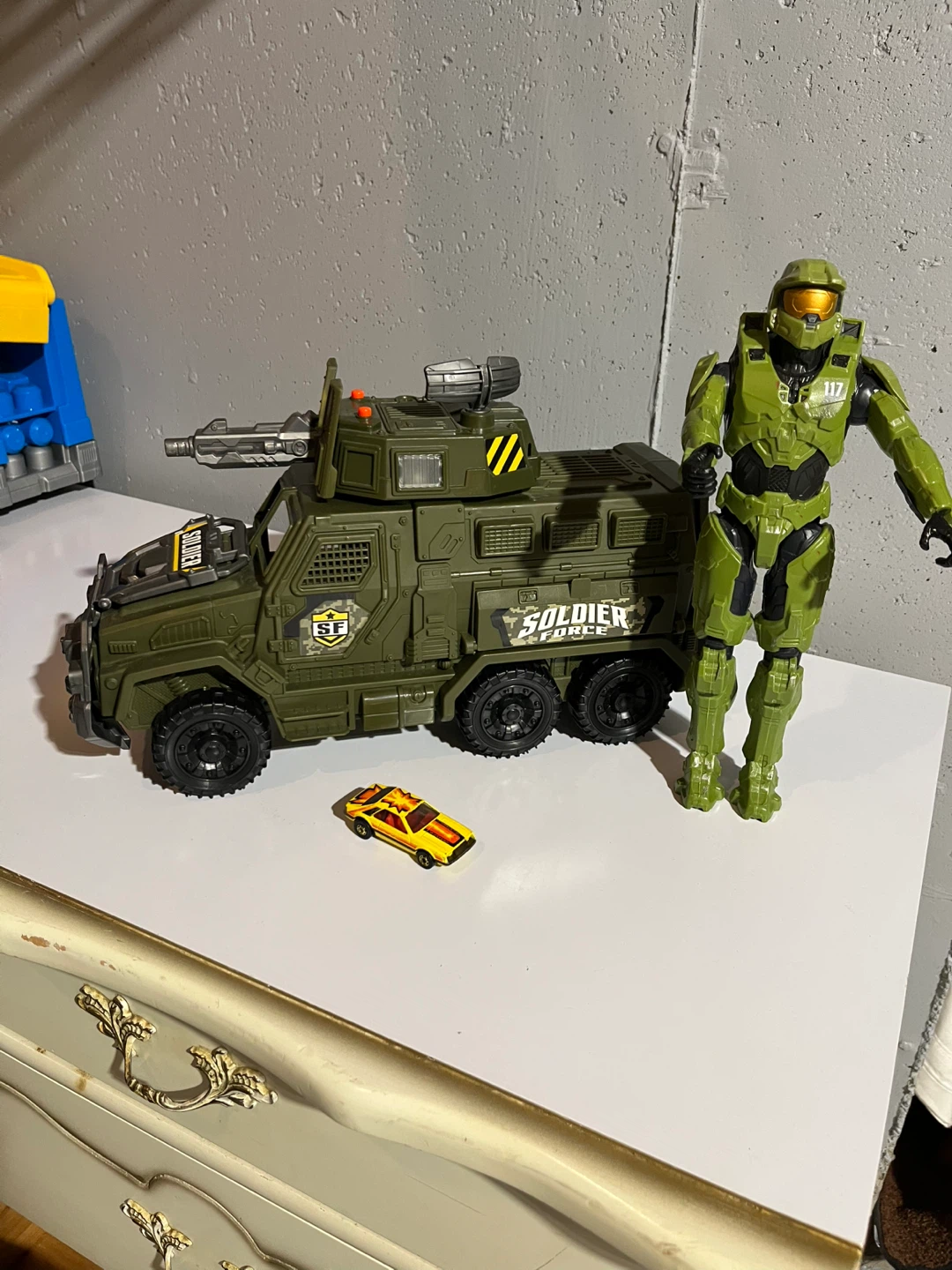 Halo Master Chief Action Figure and Military Truck - photo 5