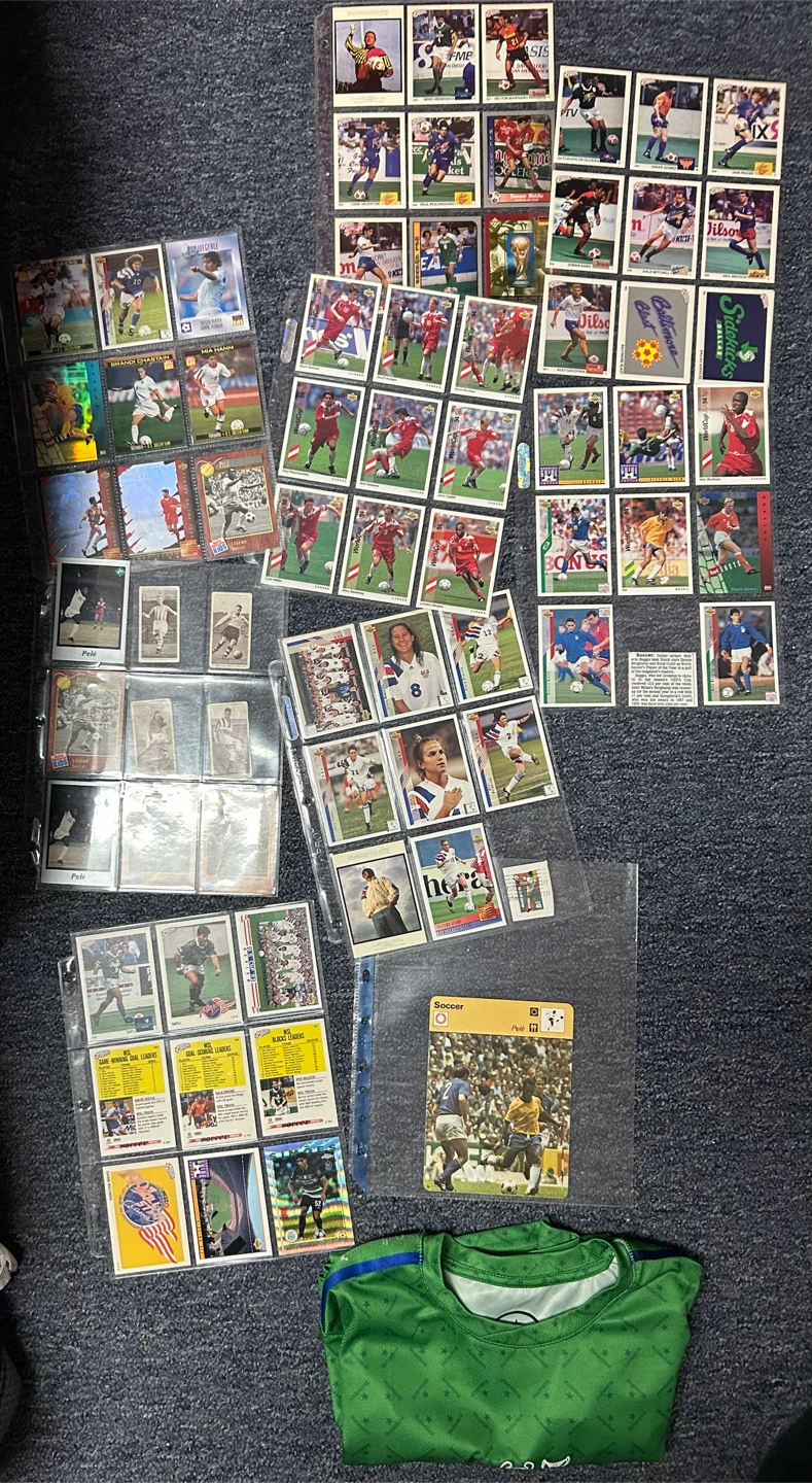 sports cards (soccer cards) graded etc! - photo 2