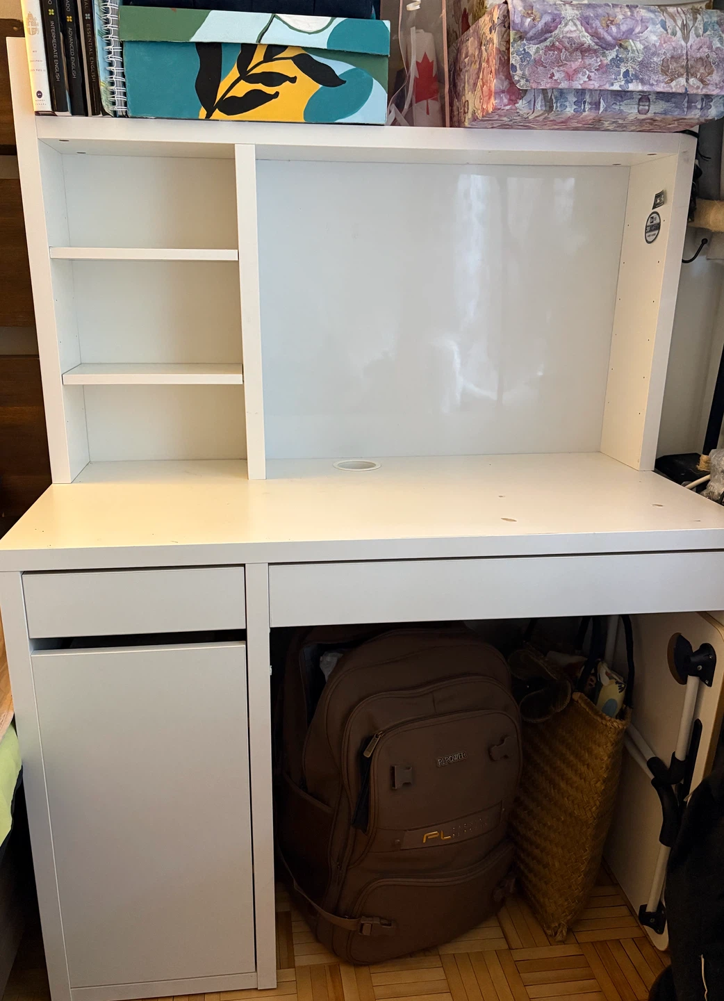 IKEA Micke Desk - photo 2