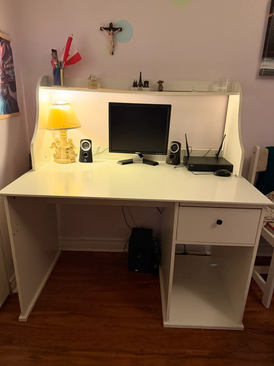 White Computer Desk with Hutch