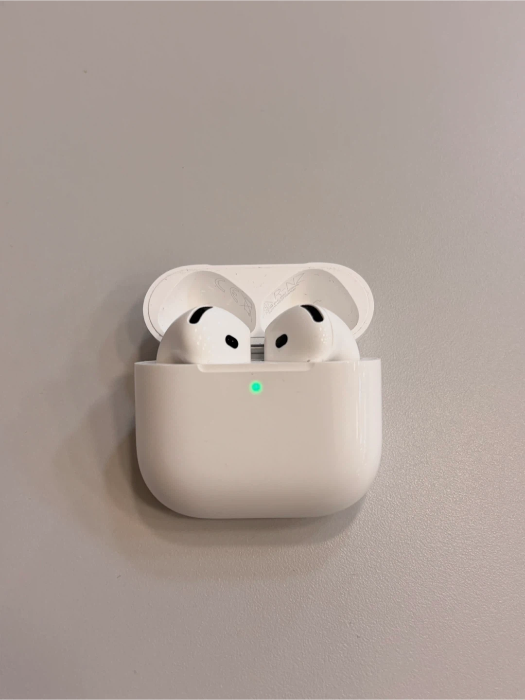 Airpods 4 with Noise Cancellation
