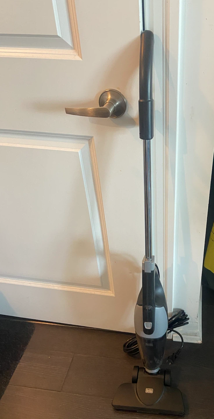 Black+Decker Stick Vacuum - photo 2