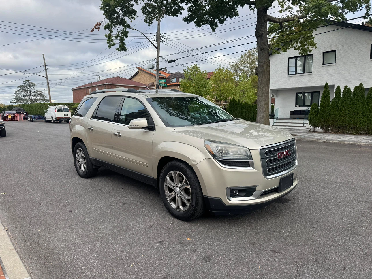 GMC Acadia SLT AWD - photo 2