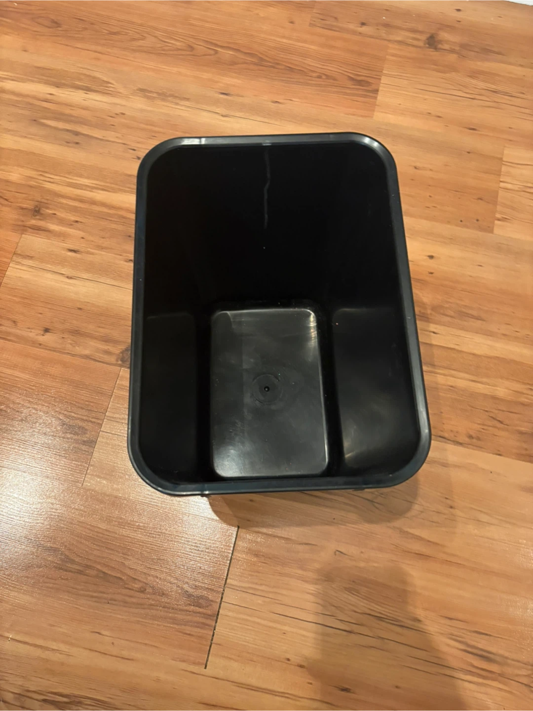 Black Plastic Wastebasket - photo 2