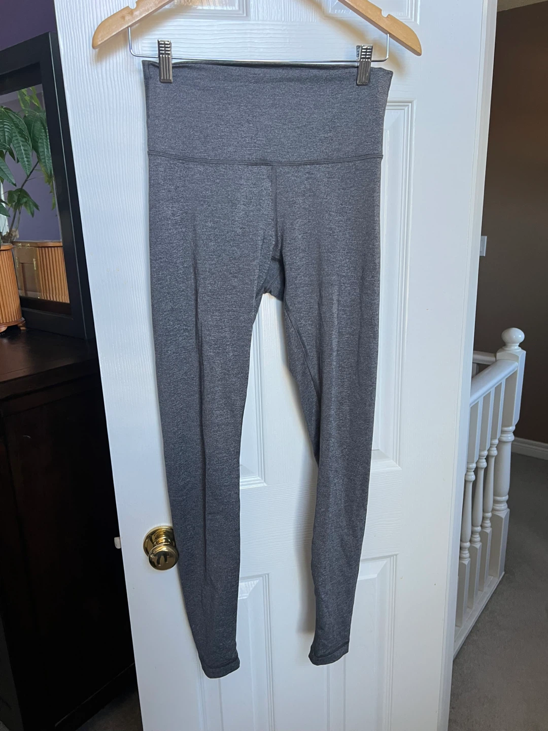 Lululemon full length high waisted leggings size 8